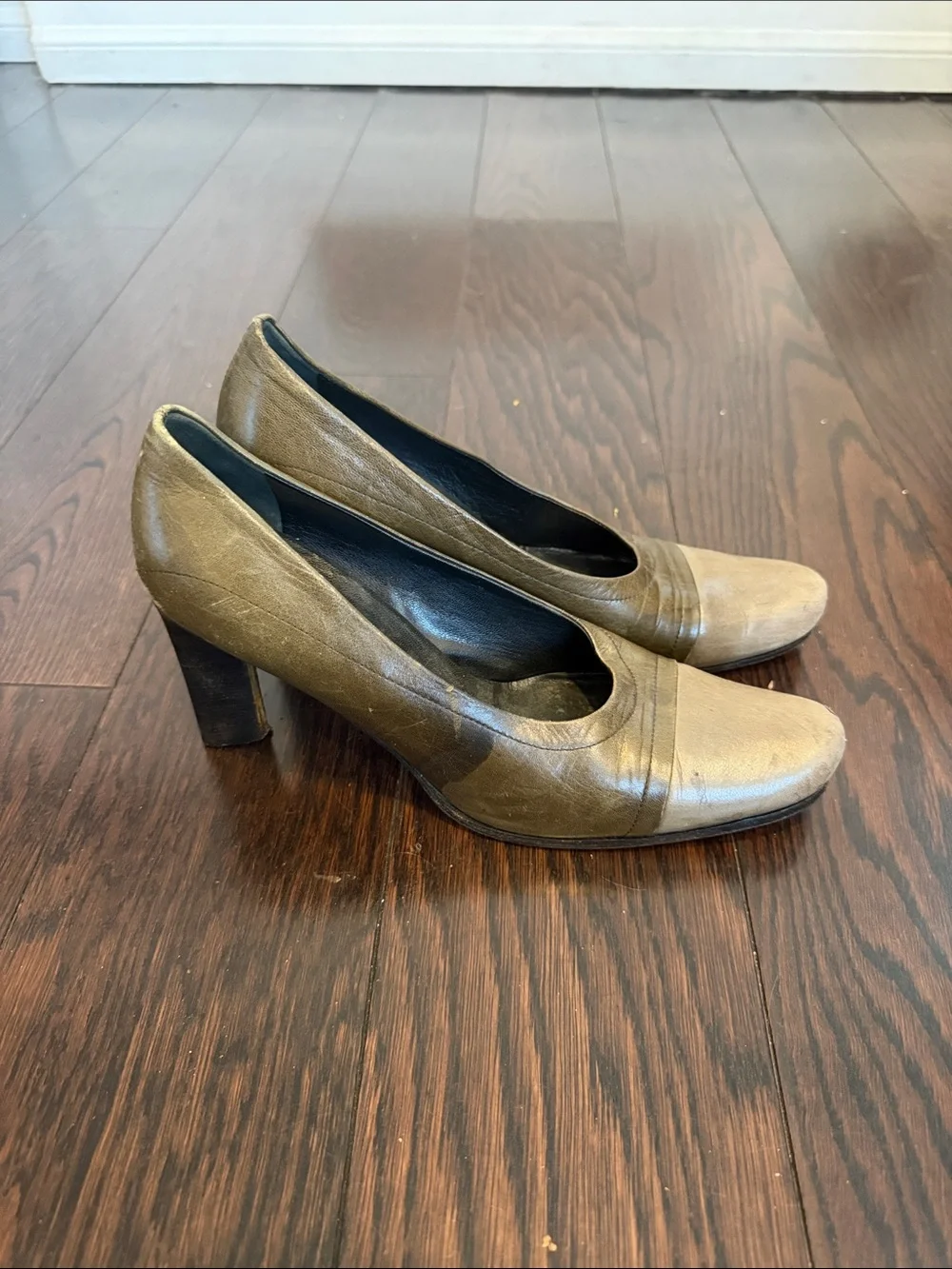 Prada classic pumps